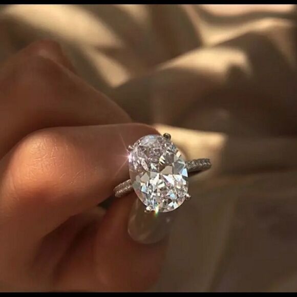 NEW White Gold OVER 925 5ct Oval CZ Diamond Ring - Picture 2 of 8